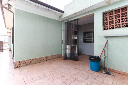 Casa à venda com 240m², 4 quartos e 3 vagasCasa 1 - Quintal e área de lazer