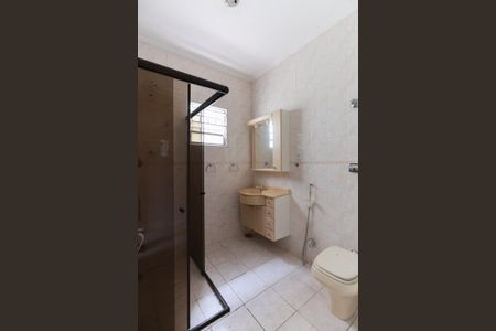 Casa à venda com 240m², 4 quartos e 3 vagasCasa 1 - Banheiro