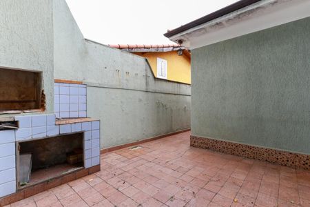 Casa à venda com 240m², 4 quartos e 3 vagasCasa 1 - Quintal e área de lazer