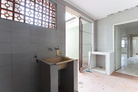 Casa à venda com 240m², 4 quartos e 3 vagasCasa 1 - Área de serviço