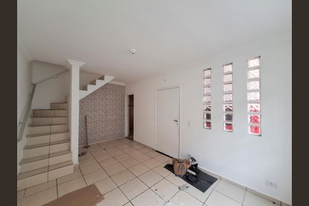 Sala de casa de condomínio para alugar com 2 quartos, 90m² em Jardim Carlu, São Paulo