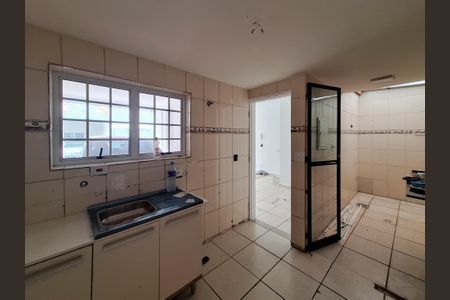 Cozinha de casa de condomínio para alugar com 2 quartos, 90m² em Jardim Carlu, São Paulo