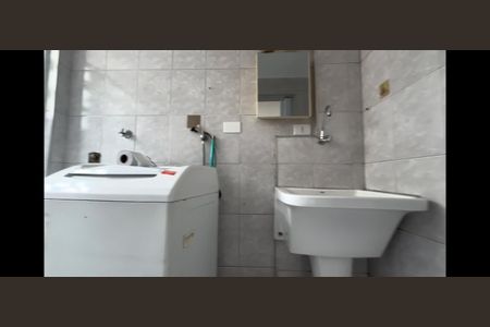 Banheiro de kitnet/studio para alugar com 1 quarto, 22m² em Água Branca, São Paulo