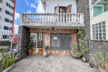 Casa à venda com 260m², 3 quartos e 3 vagasEntrada