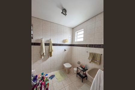 Casa à venda com 260m², 3 quartos e 3 vagasBanheiro da Suíte