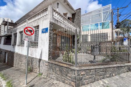 Casa à venda com 260m², 3 quartos e 3 vagasFachada