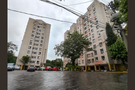 Apartamento à venda com 53m², 2 quartos e 1 vaga Apartamento à venda com 53m², 2 quartos e 1 vagaFachada e portaria