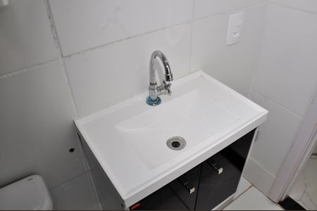 Apartamento para alugar com 34m², 2 quartos e sem vagaDetalhe - Banheiro Social