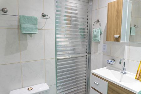 Banheiro de casa para alugar com 1 quarto, 45m² em Vila Campestre, São Paulo