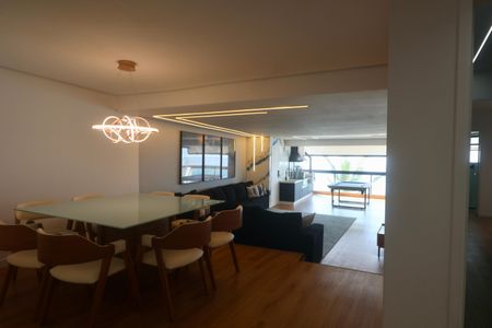 Apartamento para alugar com 200m², 4 quartos e 2 vagas