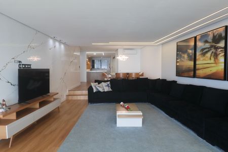 Apartamento para alugar com 200m², 4 quartos e 2 vagas Apartamento para alugar com 200m², 4 quartos e 2 vagasSala