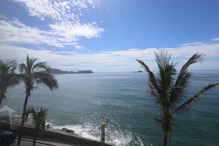 Apartamento para alugar com 200m², 4 quartos e 2 vagas Apartamento para alugar com 200m², 4 quartos e 2 vagasVista