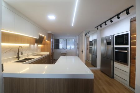 Apartamento para alugar com 200m², 4 quartos e 2 vagas Apartamento para alugar com 200m², 4 quartos e 2 vagasCozinha