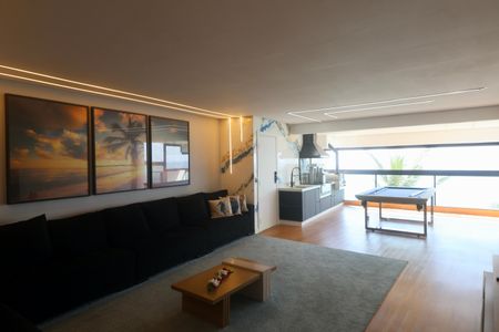 Apartamento para alugar com 200m², 4 quartos e 2 vagas Apartamento para alugar com 200m², 4 quartos e 2 vagasSala