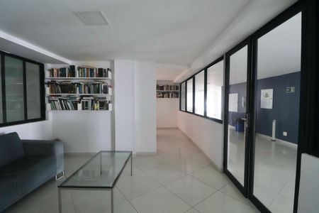Apartamento para alugar com 200m², 4 quartos e 2 vagas Apartamento para alugar com 200m², 4 quartos e 2 vagasÁrea comum
