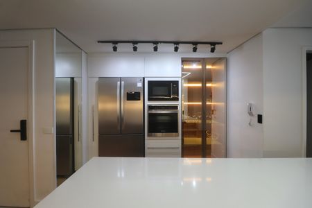 Apartamento para alugar com 200m², 4 quartos e 2 vagas Apartamento para alugar com 200m², 4 quartos e 2 vagasCozinha