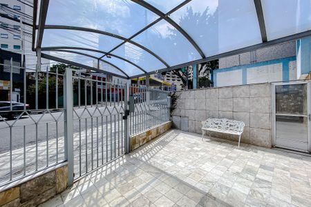 Apartamento para alugar com 74m², 2 quartos e sem vagaÁrea comum