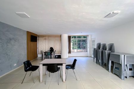 Apartamento para alugar com 74m², 2 quartos e sem vagaÁrea comum - Salão de festas