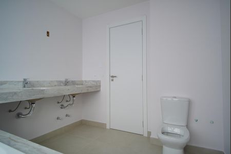 Apartamento à venda com 170m², 3 quartos e 3 vagasBanheiro da Suíte 1