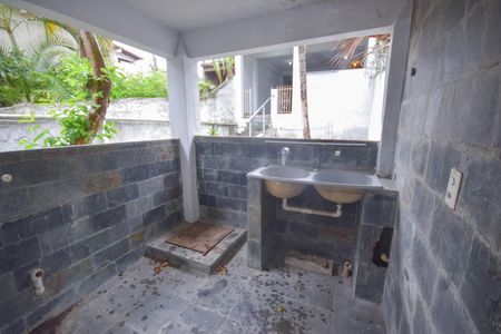 Casa à venda com 160m², 3 quartos e 1 vagaÁrea de Serviço