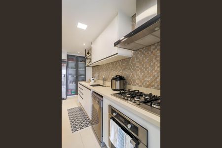 Apartamento à venda com 130m², 2 quartos e 3 vagas Apartamento à venda com 130m², 2 quartos e 3 vagasCozinha