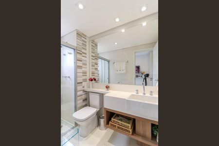 Apartamento à venda com 130m², 2 quartos e 3 vagas Apartamento à venda com 130m², 2 quartos e 3 vagasBanheiro da Suíte 2