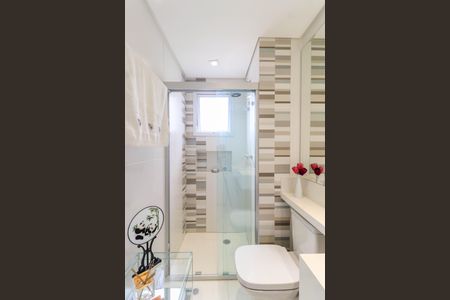 Apartamento à venda com 130m², 2 quartos e 3 vagas Apartamento à venda com 130m², 2 quartos e 3 vagasBanheiro da Suíte 2