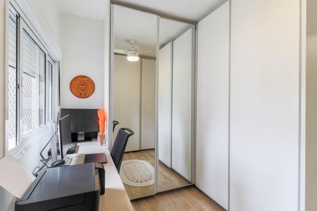 Apartamento à venda com 130m², 2 quartos e 3 vagas Apartamento à venda com 130m², 2 quartos e 3 vagasEscritório