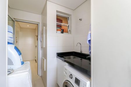 Apartamento à venda com 130m², 2 quartos e 3 vagas Apartamento à venda com 130m², 2 quartos e 3 vagasÁrea de Serviço