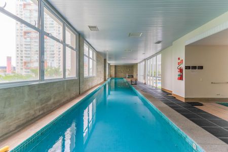 Apartamento à venda com 130m², 2 quartos e 3 vagas Apartamento à venda com 130m², 2 quartos e 3 vagasÁrea Comum - Piscina Coberta