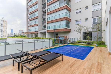 Apartamento à venda com 130m², 2 quartos e 3 vagas Apartamento à venda com 130m², 2 quartos e 3 vagasÁrea Comum - Piscina