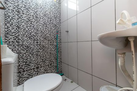 Banheiro de casa à venda com 2 quartos, 55m² em Apolonia, Belo Horizonte
