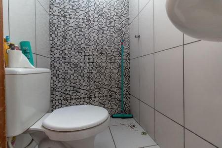Banheiro de casa à venda com 2 quartos, 55m² em Apolonia, Belo Horizonte