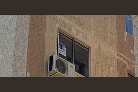 Apartamento à venda com 40m², 2 quartos e 1 vagaAdesivo