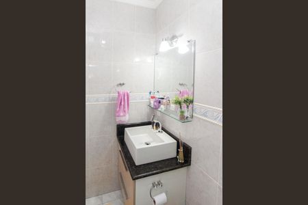 Casa à venda com 100m², 3 quartos e 2 vagasBanheiro