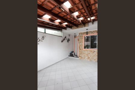 Casa à venda com 100m², 3 quartos e 2 vagasGaragem