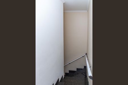 Casa à venda com 100m², 3 quartos e 2 vagasEscada