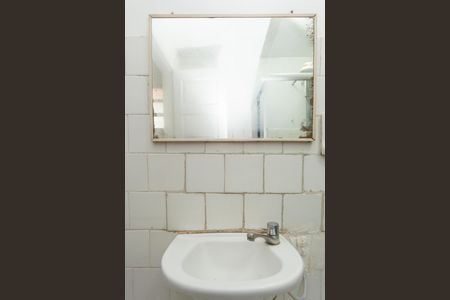 Banheiro de kitnet/studio para alugar com 1 quarto, 28m² em Vila Anhanguera, São Paulo