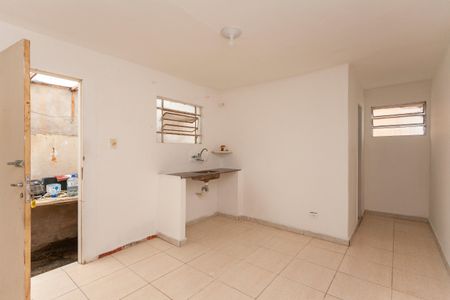 Cozinha de kitnet/studio para alugar com 1 quarto, 28m² em Vila Anhanguera, São Paulo