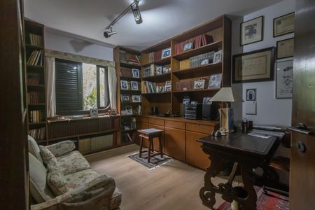 Apartamento à venda com 240m², 4 quartos e 2 vagasEscritório