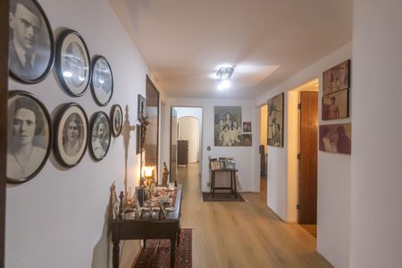 Apartamento à venda com 240m², 4 quartos e 2 vagasCorredor