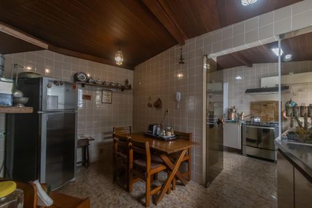 Apartamento à venda com 240m², 4 quartos e 2 vagasCozinha