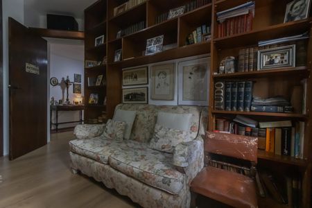 Apartamento à venda com 240m², 4 quartos e 2 vagasEscritório