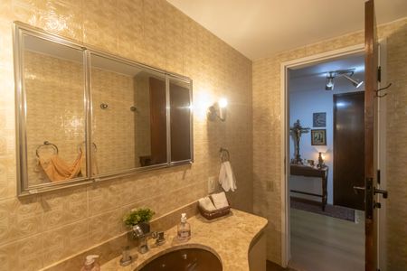 Apartamento à venda com 240m², 4 quartos e 2 vagasBanheiro Corredor