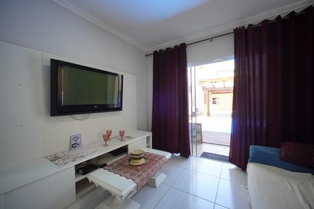 Sala de casa de condomínio para alugar com 3 quartos, 80m² em Barra da Lagoa, Florianópolis