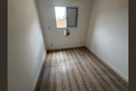 Quarto 2 de apartamento para alugar com 2 quartos, 49m² em Vila Carmosina, São Paulo