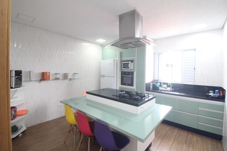 Casa à venda com 300m², 3 quartos e 2 vagasCozinha