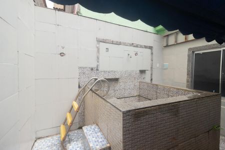 Casa para alugar com 80m², 2 quartos e 1 vaga Casa para alugar com 80m², 2 quartos e 1 vagaPiscina