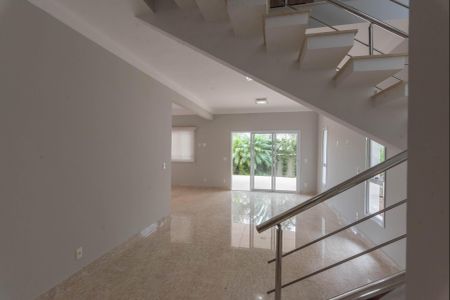 Casa de condomínio para alugar com 277m², 4 quartos e 4 vagas Casa de condomínio para alugar com 277m², 4 quartos e 4 vagasSala