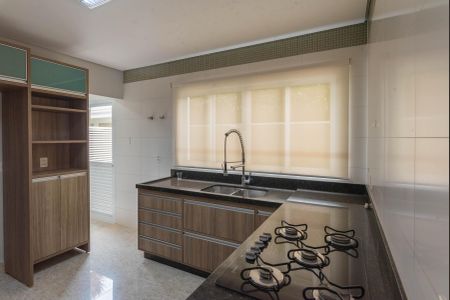 Casa de condomínio para alugar com 277m², 4 quartos e 4 vagas Casa de condomínio para alugar com 277m², 4 quartos e 4 vagasCozinha